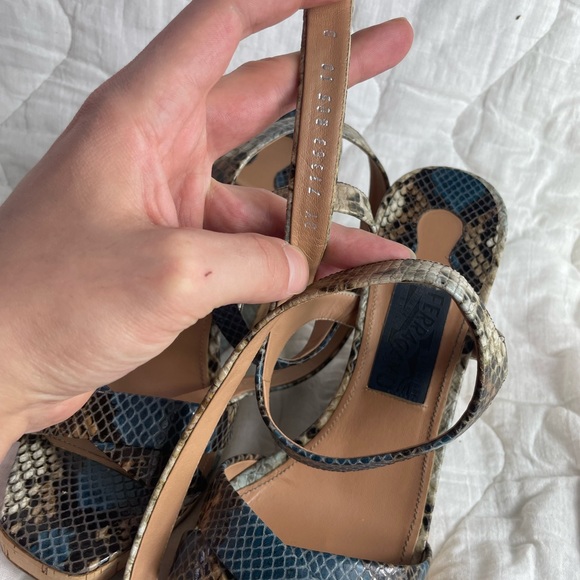 Ferragamo snake skin heels - Picture 6 of 6